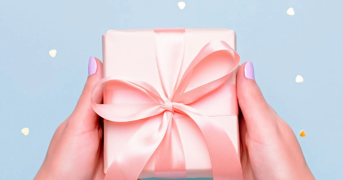 25 Meilleures Idées De Cadeaux D’Anniversaire Pour Elle Qu’Elle N’Oubliera Jamais (Vraiment)